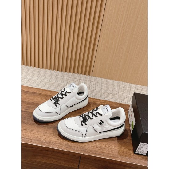 Skateboard shoes