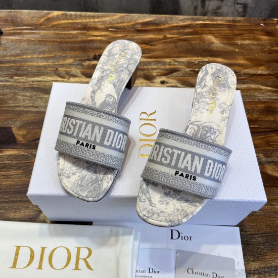 slippers slippers