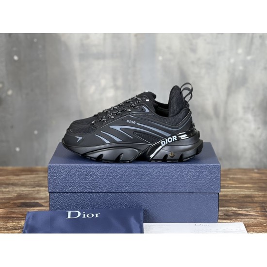 DIOR AND LEWIS HAMILTON 