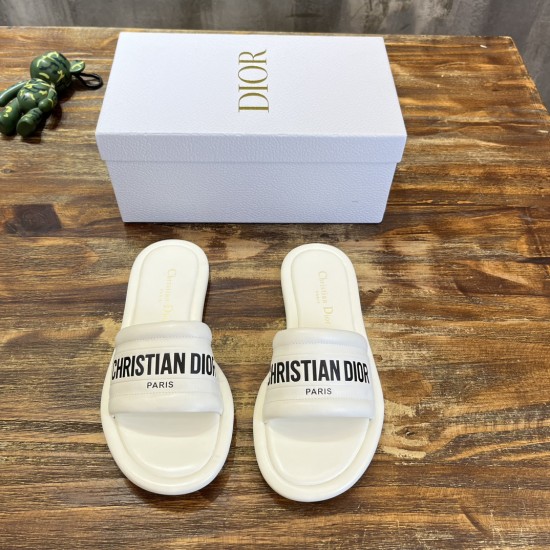 slippers slippers