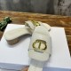 slippers slippers