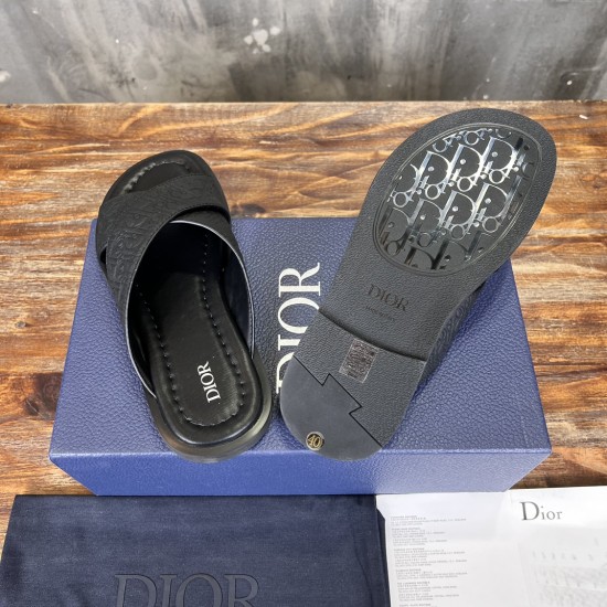 slippers slippers