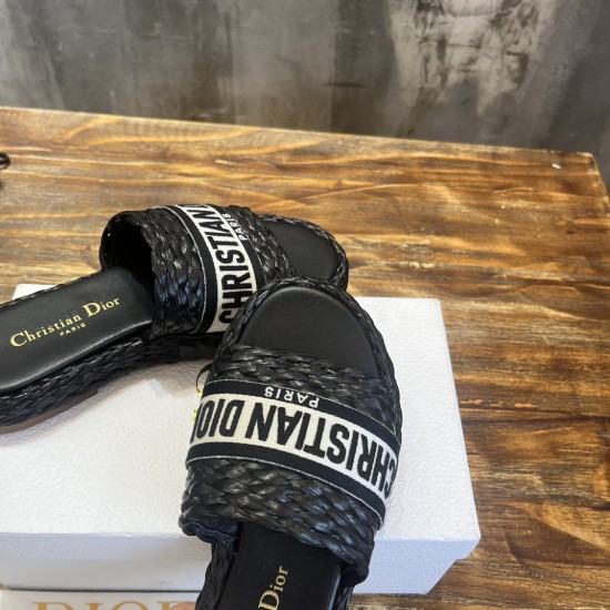 slippers slippers