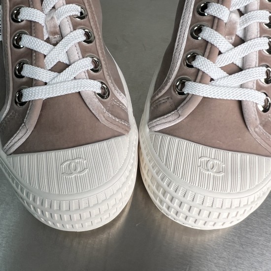 casual shoes