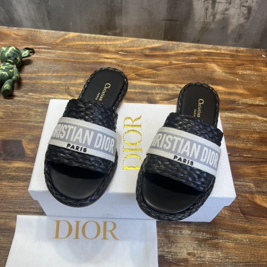 slippers slippers
