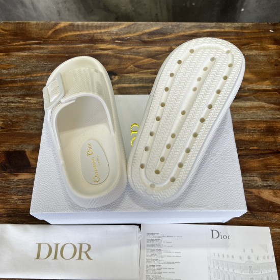slippers slippers