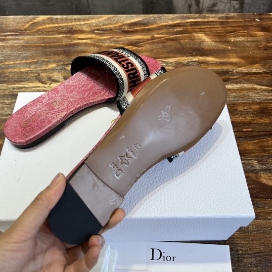 slippers slippers