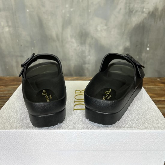 slippers slippers