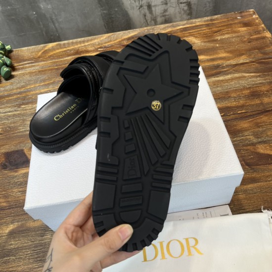 slippers slippers