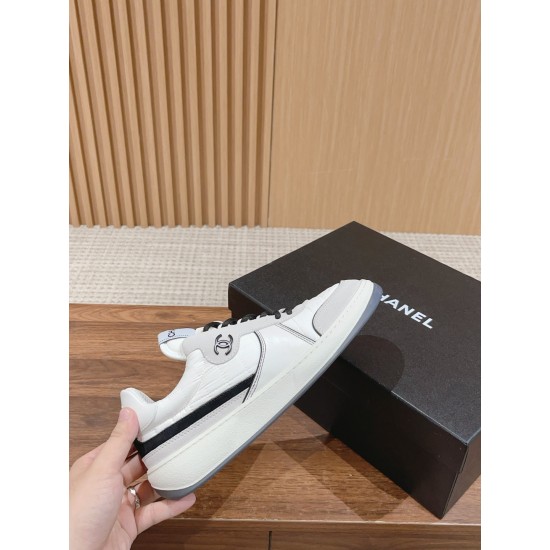 Skateboard shoes