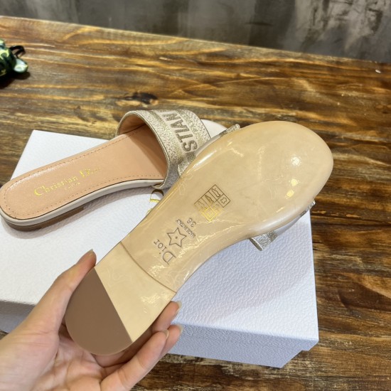 slippers slippers