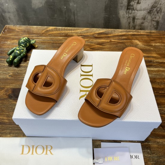 slippers slippers