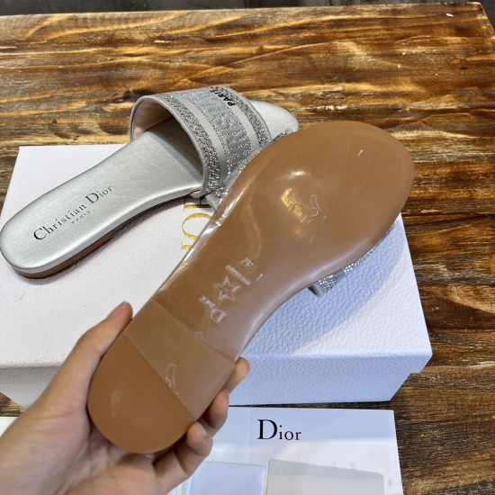 slippers slippers