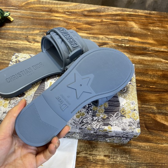 slippers slippers