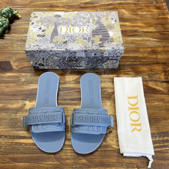 slippers slippers