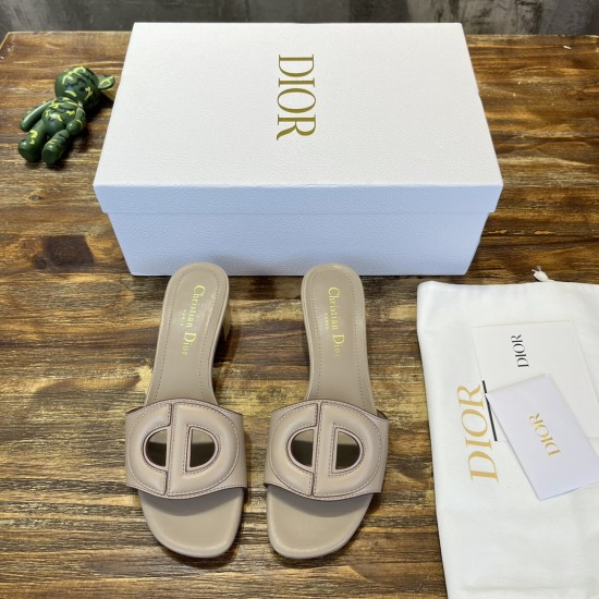 slippers slippers