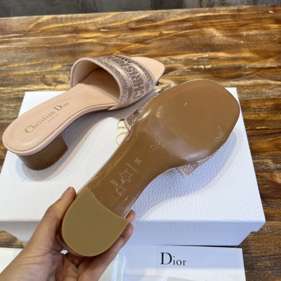 slippers slippers