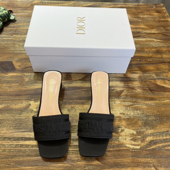 slippers slippers