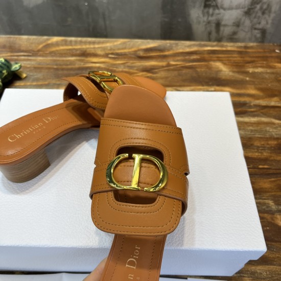 slippers slippers