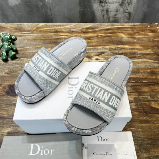 slippers slippers