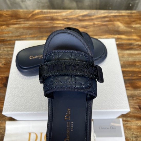 slippers slippers