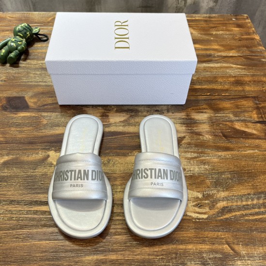 slippers slippers