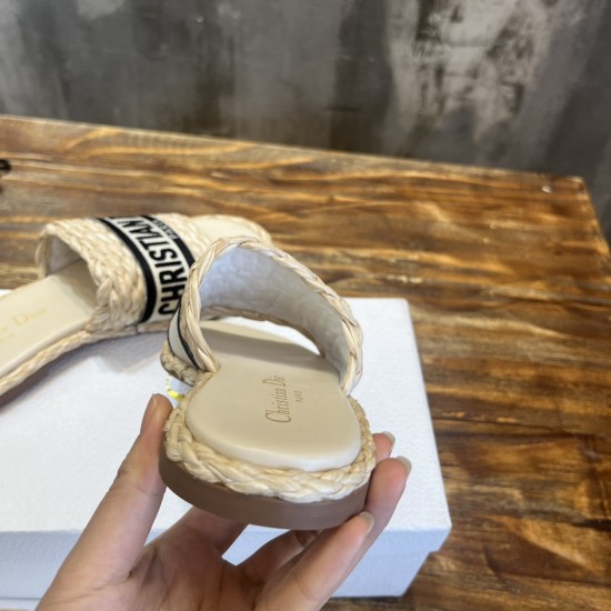 slippers slippers