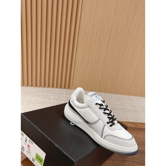 Skateboard shoes
