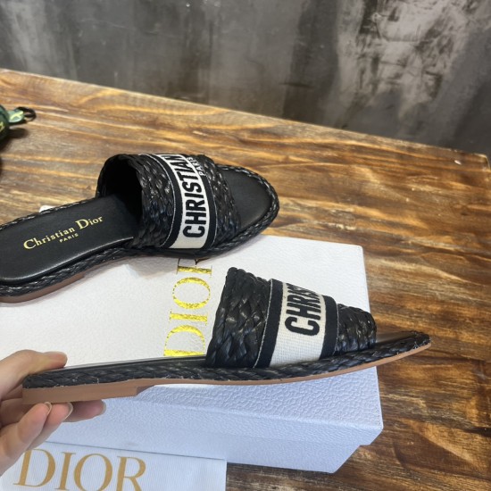 slippers slippers