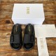 slippers slippers