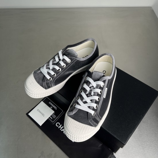 casual shoes