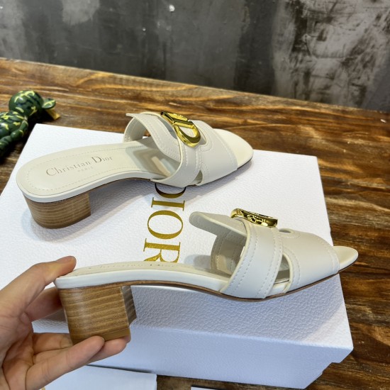 slippers slippers