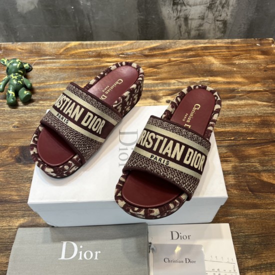 slippers slippers