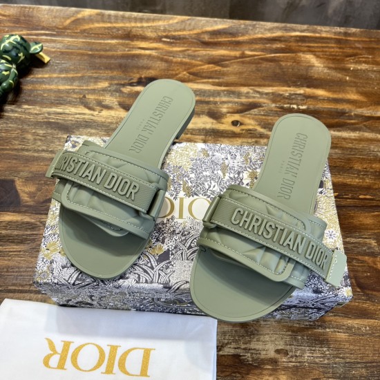 slippers