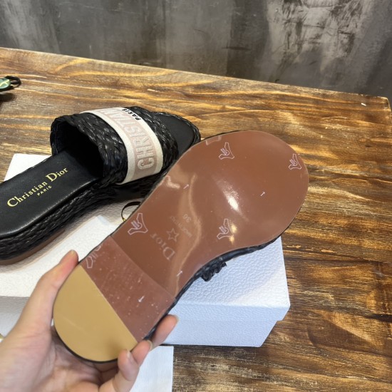slippers slippers