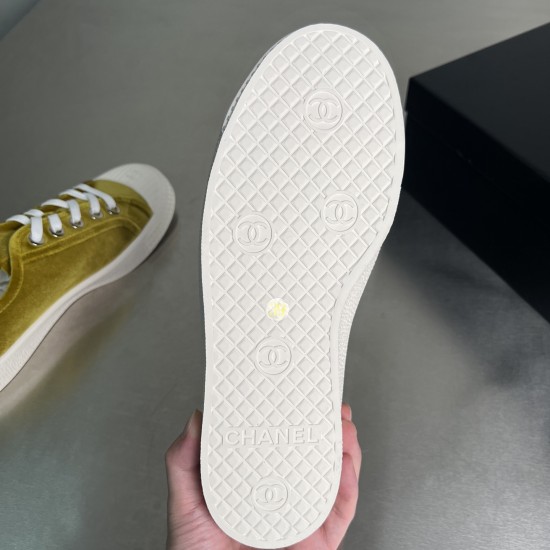 casual shoes