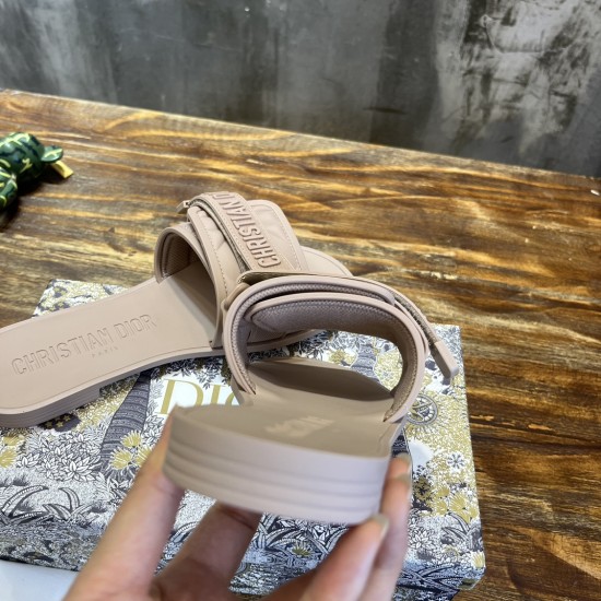 slippers slippers