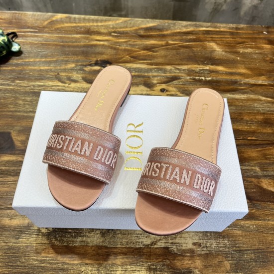 slippers slippers