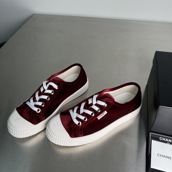 casual shoes
