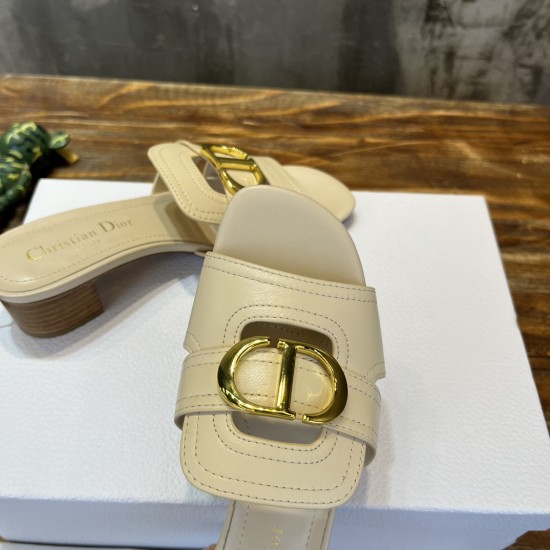 slippers slippers