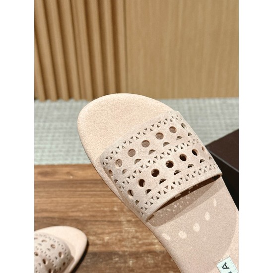 slippers