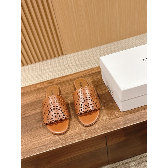 slippers