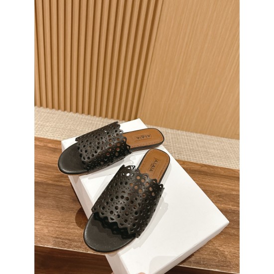 slippers