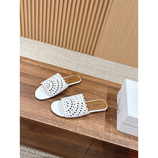 slippers