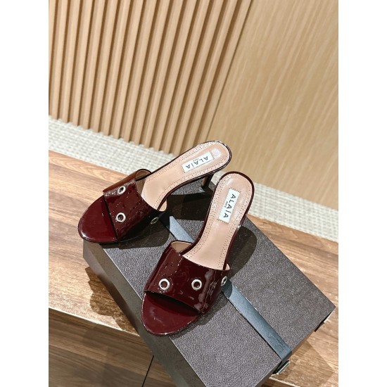 slippers