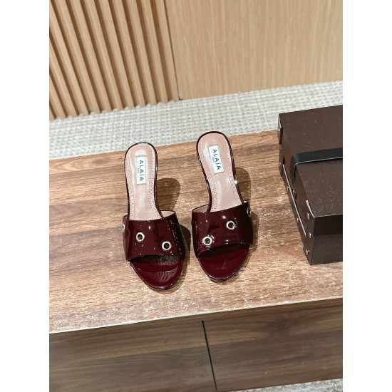 slippers