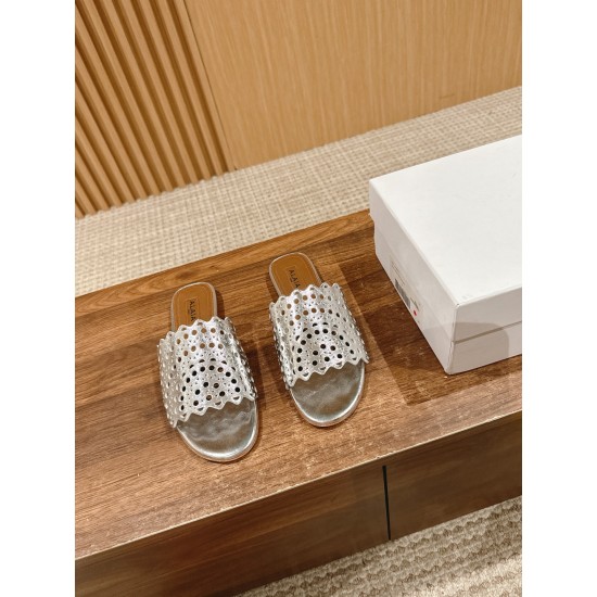 slippers