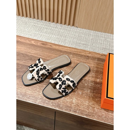 H slippers