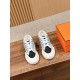 Skateboard shoes