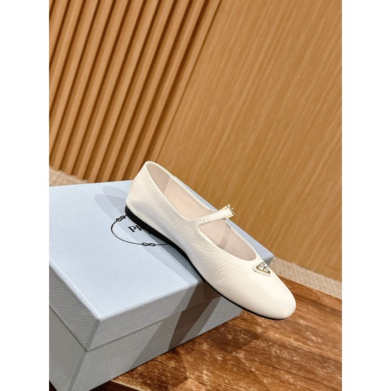 Nude shoes